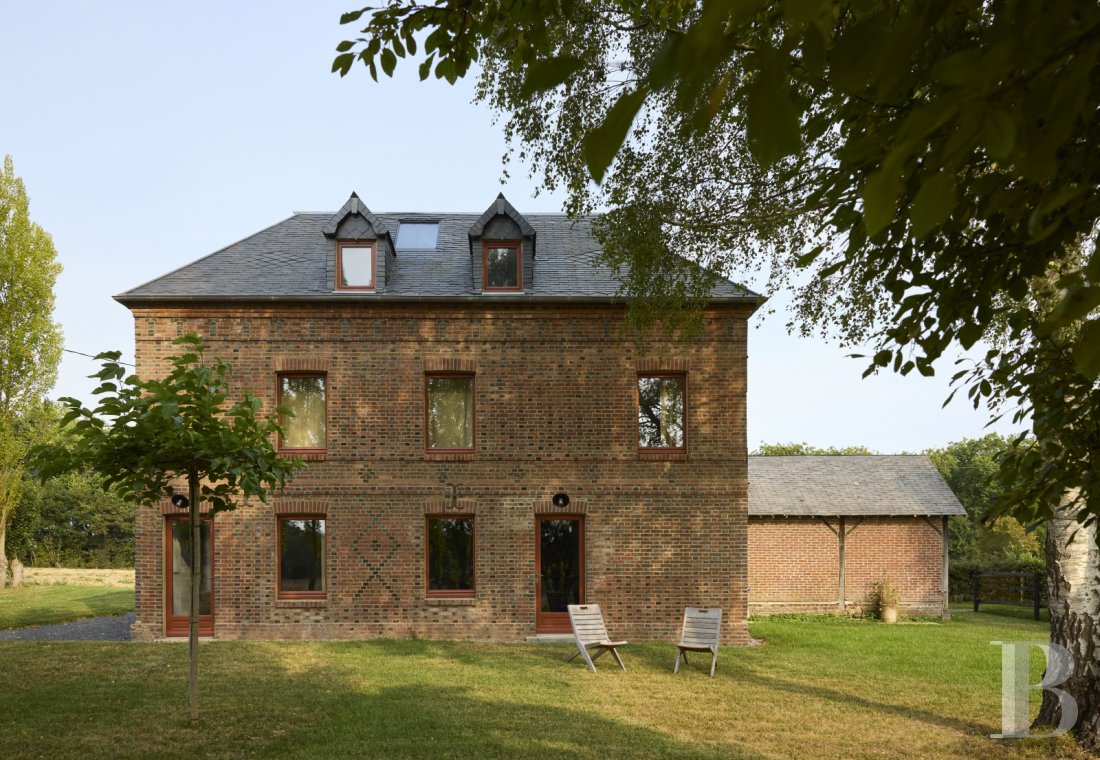 En Pays d’Auge, non loin de Lisieux, une ancienne ferme du 19e siècle transformée en paradis équestre - photo  n°4